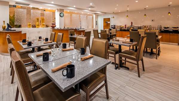 Restaurant - Best Western Plus Atlantic Beach Resort North Miami Beach