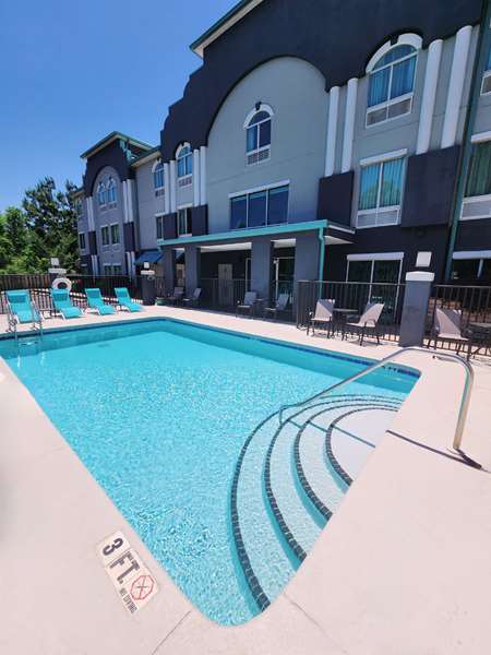 Pool - Best Western Plus Blue Angel Inn Pensacola - I-10, Exit 7