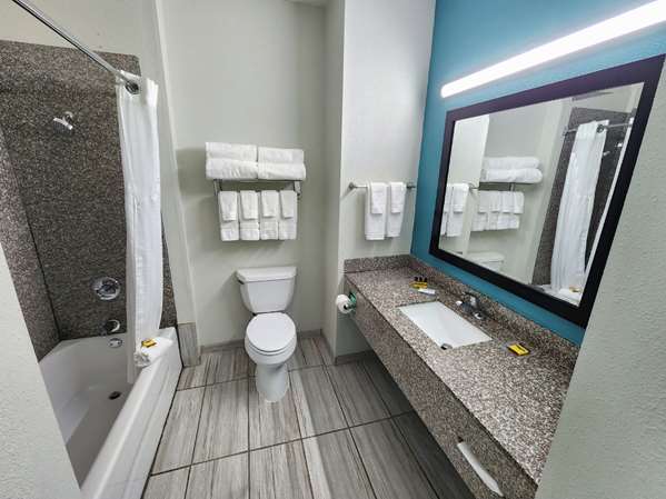  - Best Western Plus Blue Angel Inn Pensacola - I-10, Exit 7