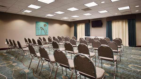  - Best Western Plus Chain of Lakes Inn & Suites Leesburg