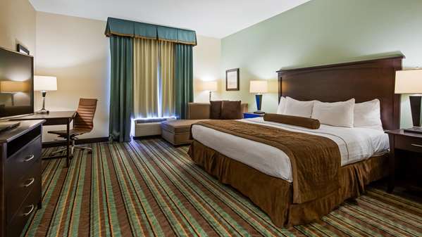  - Best Western Plus Chain of Lakes Inn & Suites Leesburg