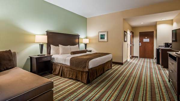  - Best Western Plus Chain of Lakes Inn & Suites Leesburg