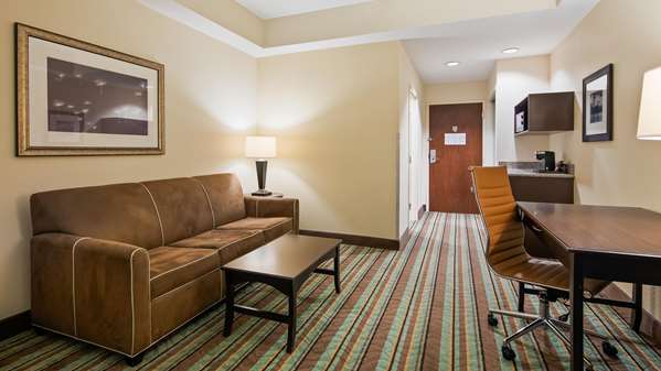  - Best Western Plus Chain of Lakes Inn & Suites Leesburg