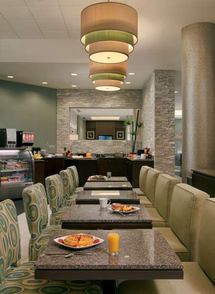 Restaurant - Best Western Premier Miami Airport Hotel & Suites