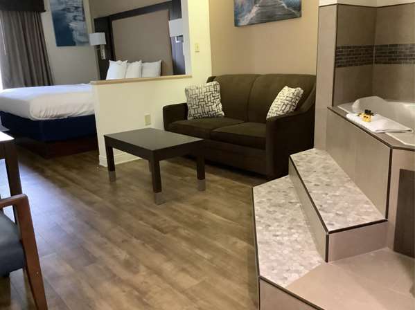Suite - Best Western Plus Madison Inn - I-10, Exit 258