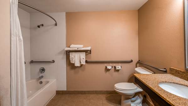  - Best Western Plus Bradenton Inn & Suites