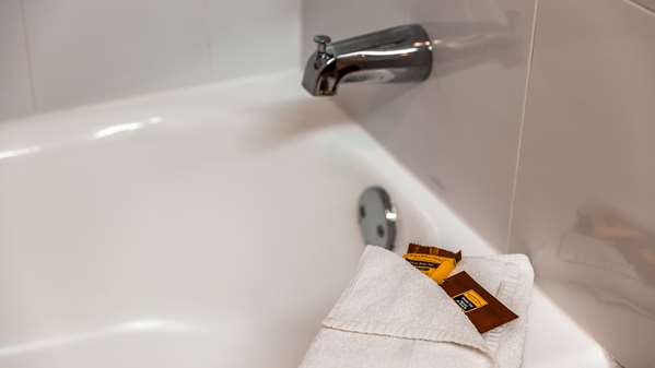  - Best Western Plus Bradenton Inn & Suites