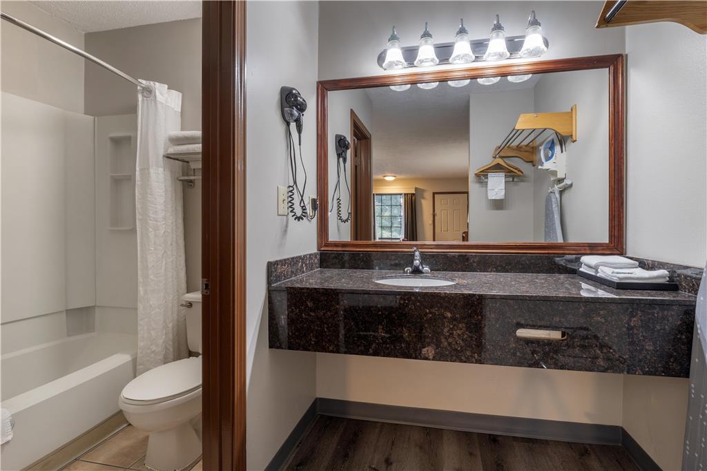 Best Western Acworth Inn-guestroom-Guest Room,Bathroom,On-Site.jpg