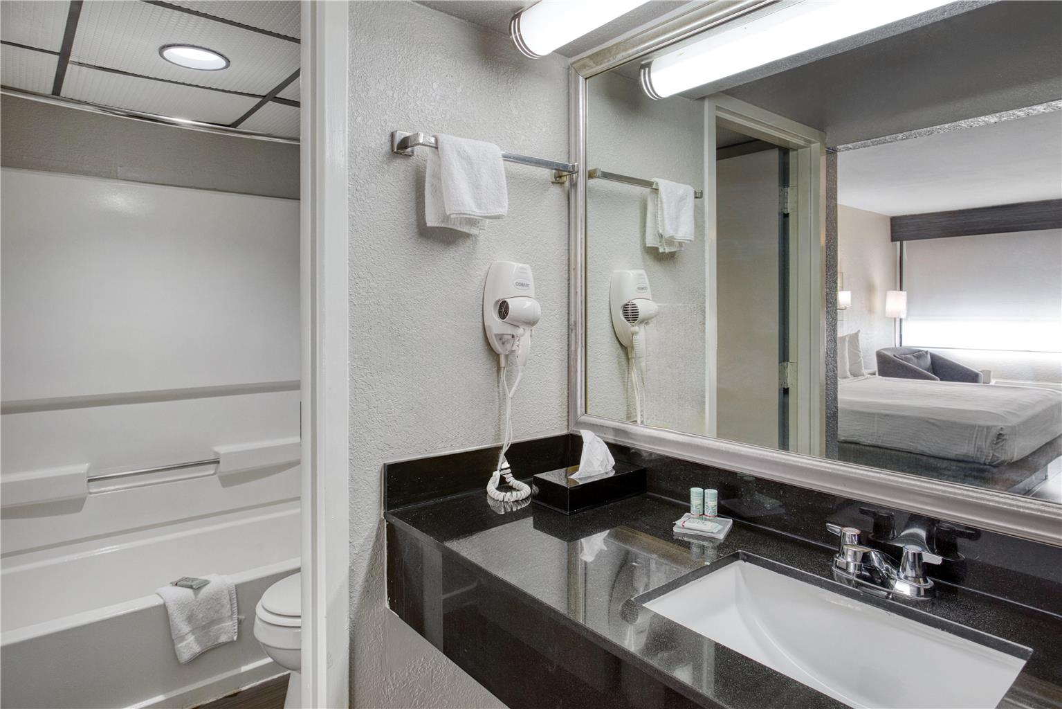 Best Western Executive Inn-guestroom-Guest Room,Bathroom,On-Site.jpg