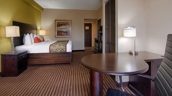  - Best Western Plus Atlanta Airport East Hotel Hapeville - I-75, Exit 239