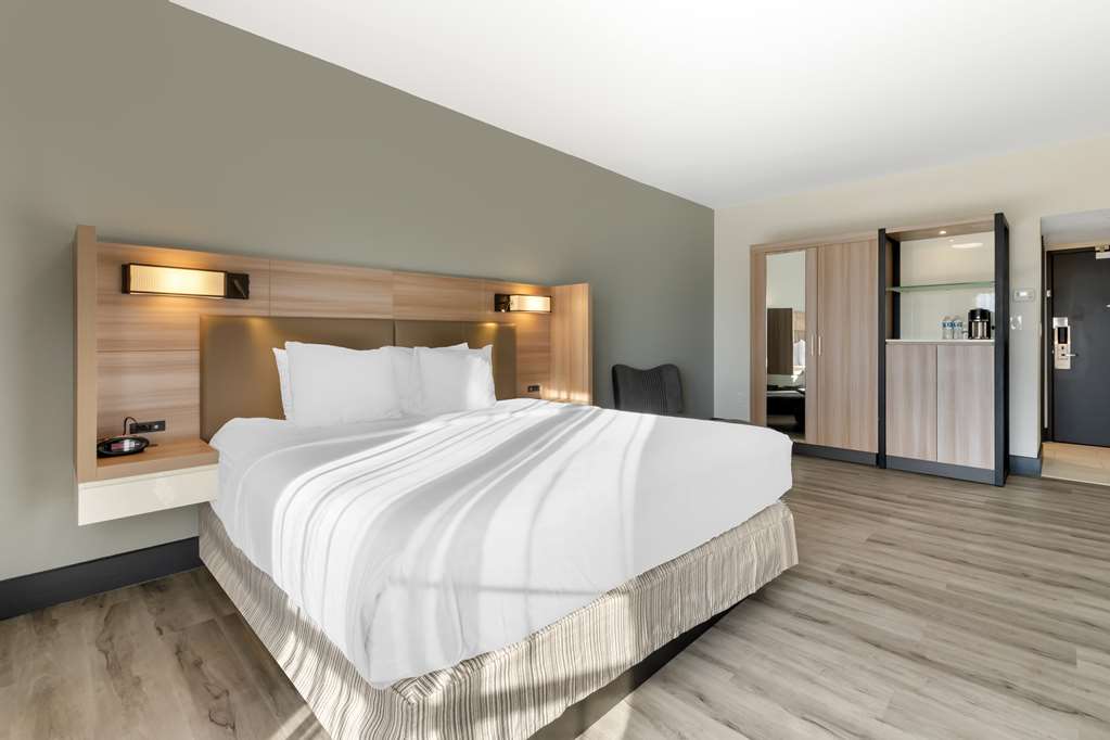 Best Western Plus Atlanta Airport-East-guestroom-Guest Room,On-Site.jpg
