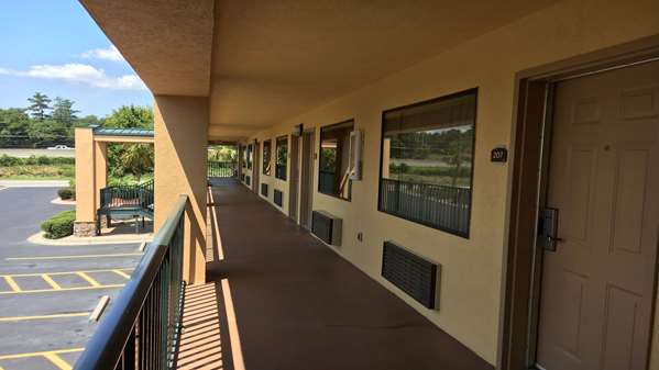 Exterior view - Best Western Inn & Suites of Macon - I-475, Exit 3