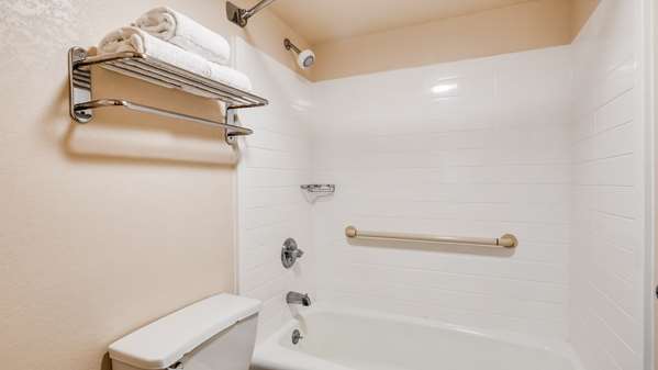  - Best Western Inn & Suites of Macon - I-475, Exit 3