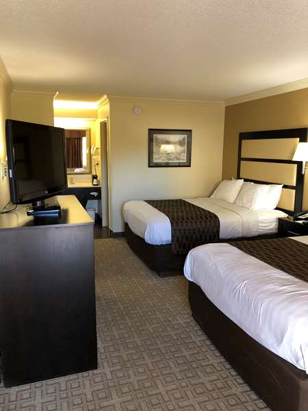  - Best Western Inn & Suites Byron - I-75, Exit 149
