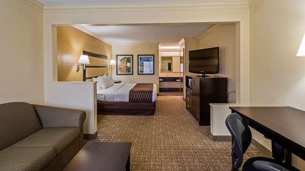Suite - Best Western Inn & Suites Byron - I-75, Exit 149