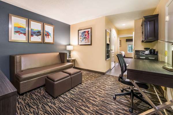  - Best Western Bradbury Inn & Suites Perry - I-75, Exit 135
