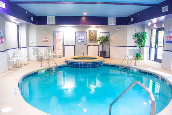 Pool - Best Western Plus Richmond Hill Inn - I-95, Exit 87
