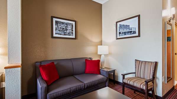 Suite - Best Western Plus Bradbury Inn & Suites Waycross