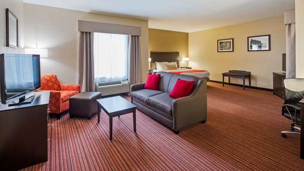 Suite - Best Western Plus Bradbury Inn & Suites Waycross