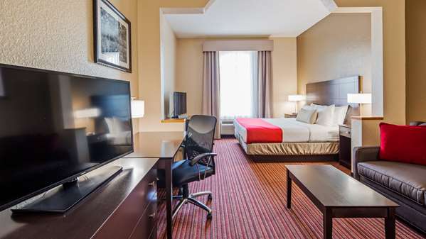 Suite - Best Western Plus Bradbury Inn & Suites Waycross