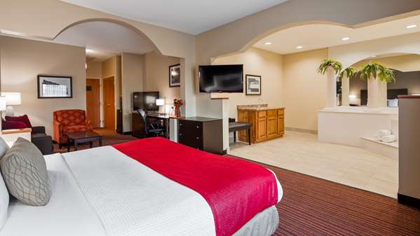  - Best Western Plus Bradbury Inn & Suites Waycross
