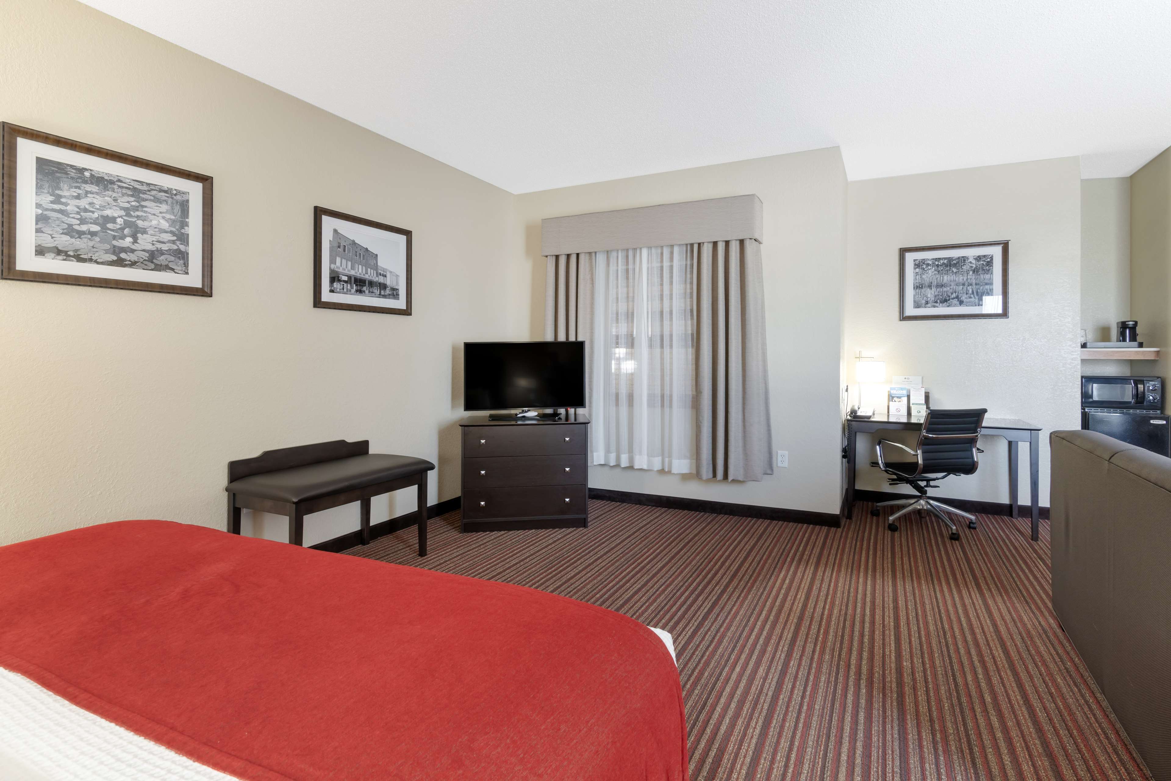 Best Western Plus Bradbury Inn & Suites - Tap to explore photos