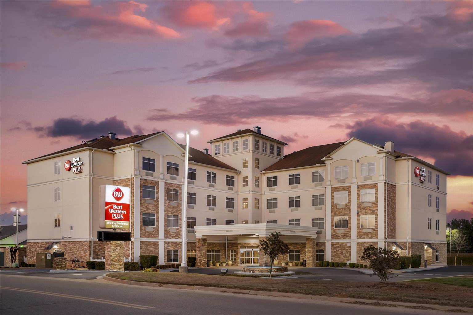 Best Western Plus Rose City Conf Ctr Inn