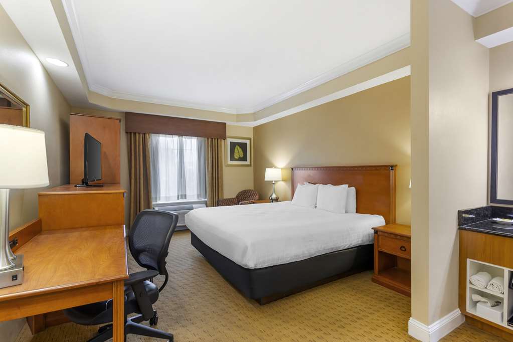 Best Western Plus Kingsland-guestroom-Guest Room,On-Site.jpg