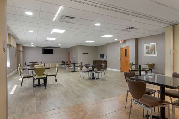 Amenities - Best Western Plus Brunswick Inn & Suites - I-95, Exit 38