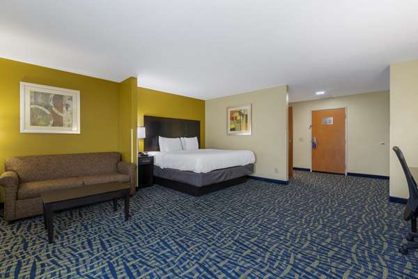  - Best Western Plus Brunswick Inn & Suites - I-95, Exit 38