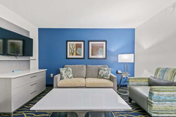  - Best Western Plus Lake Lanier Inn Oakwood