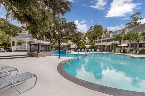 Pool,On-Site,Outdoor/Exterior,Property Amenity,Recreation