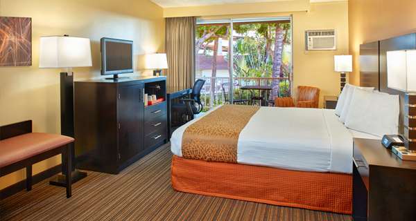  - Best Western Plaza Hotel Honolulu