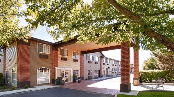 Exterior view - Best Western Plus Meridian Hotel - I-84, Exit 44