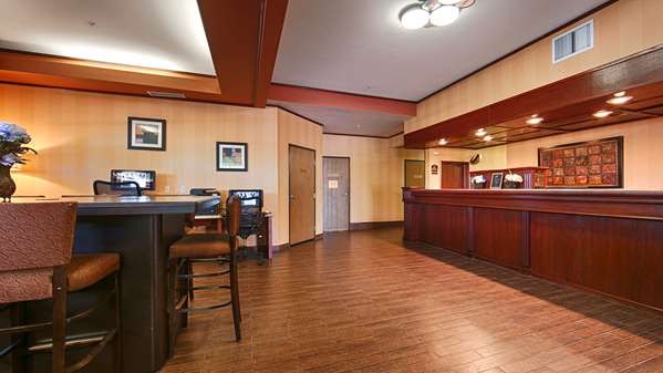  - Best Western Plus Meridian Hotel - I-84, Exit 44