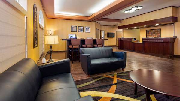  - Best Western Plus Meridian Hotel - I-84, Exit 44