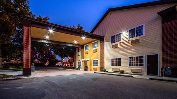 Exterior view - Best Western Plus Meridian Hotel - I-84, Exit 44