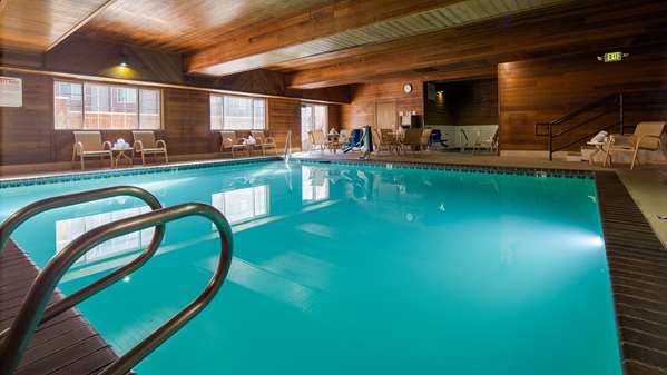 Pool - Best Western Plus Meridian Hotel - I-84, Exit 44