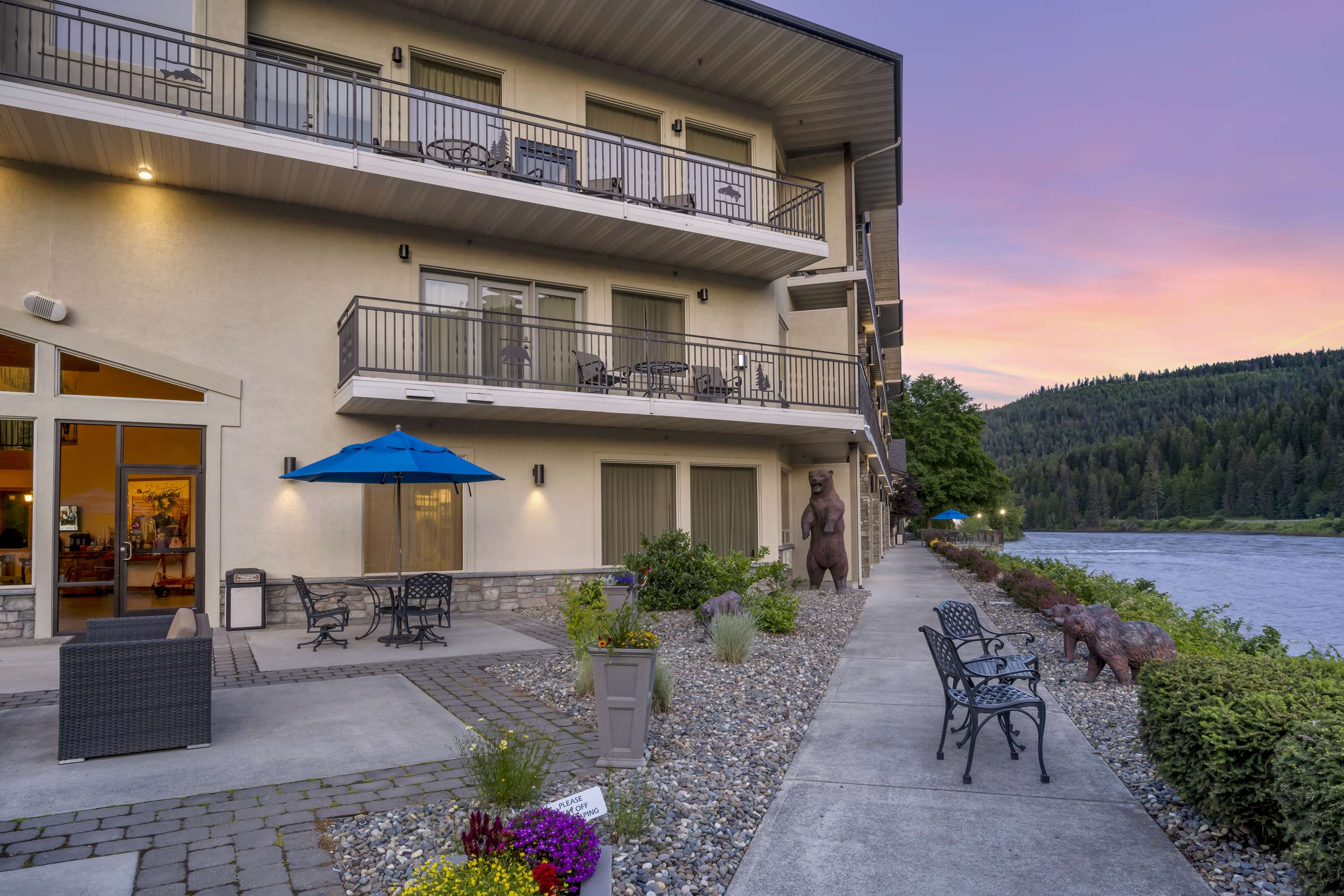 Exterior | Best Western Lodge At River's Edge