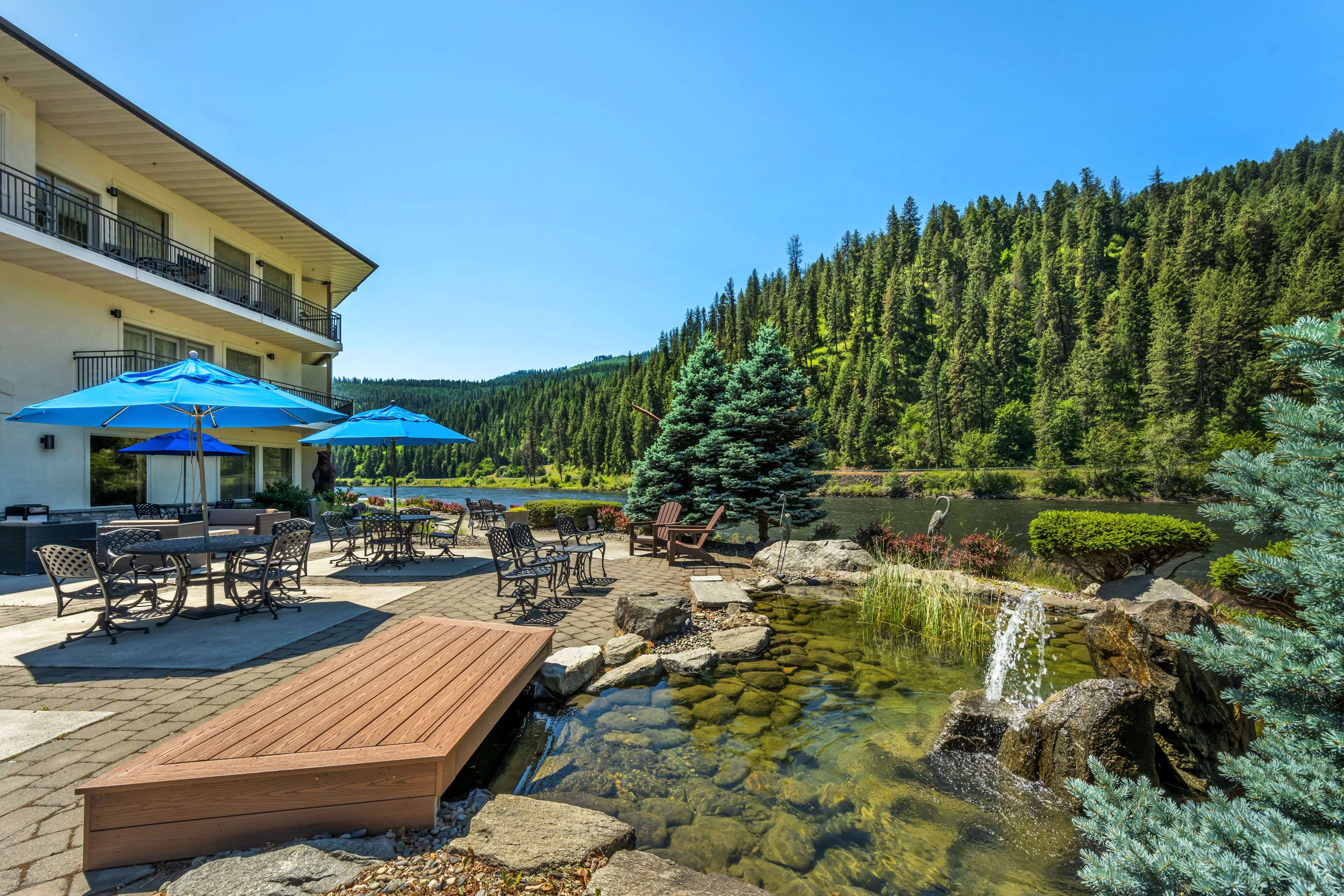 Exterior | Best Western Lodge At River's Edge