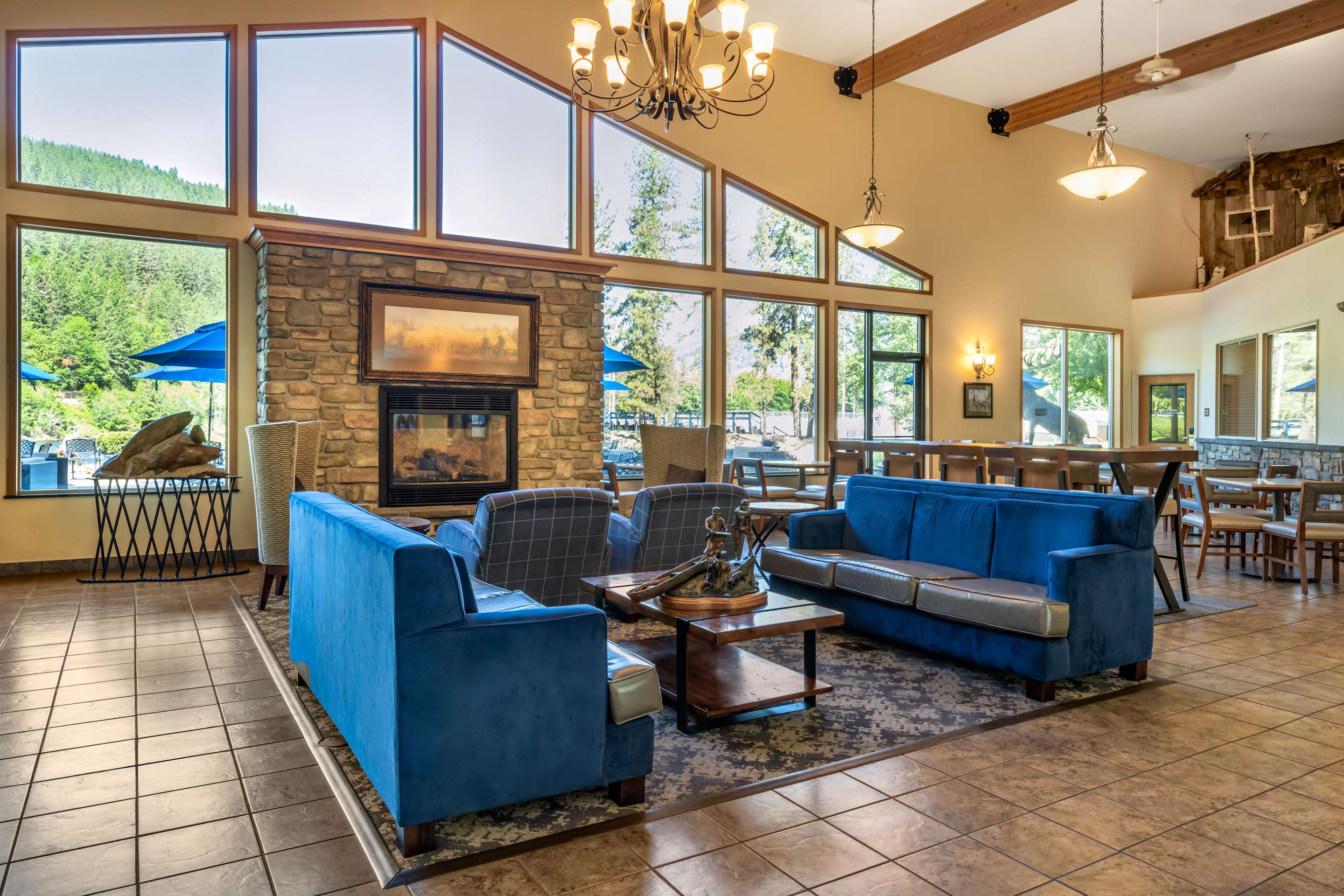 Lobby | Best Western Lodge At River's Edge