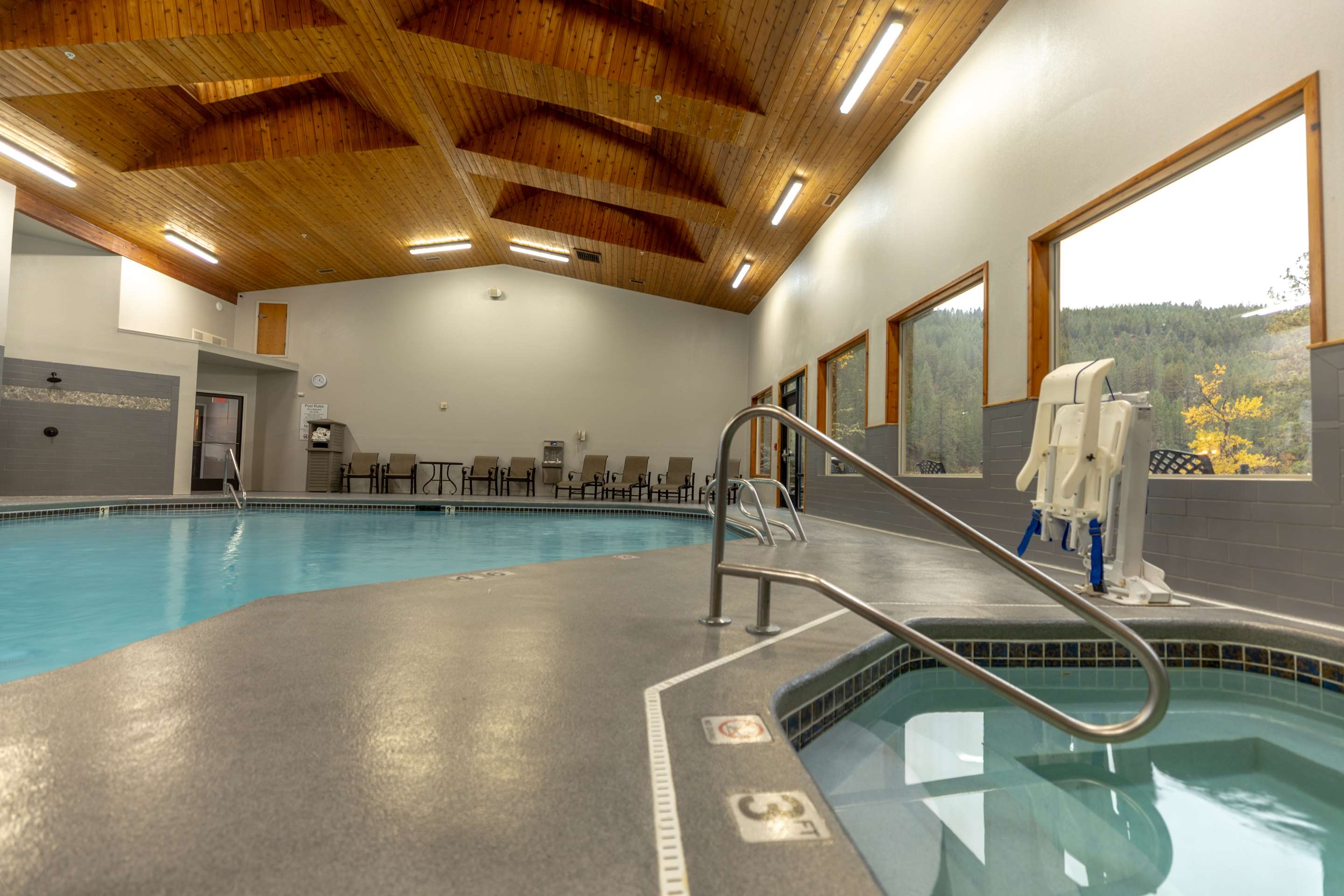 Pool | Best Western Lodge At River's Edge