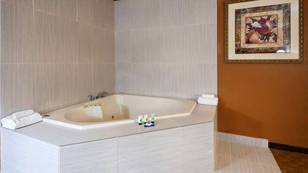 Suite - Best Western Inn of St Charles
