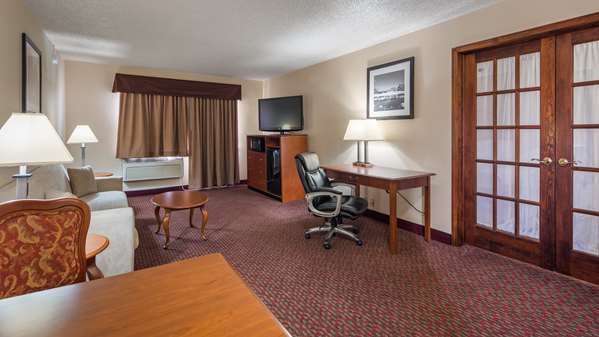 Suite - Best Western Inn of St Charles
