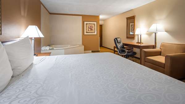 Suite - Best Western Inn of St Charles