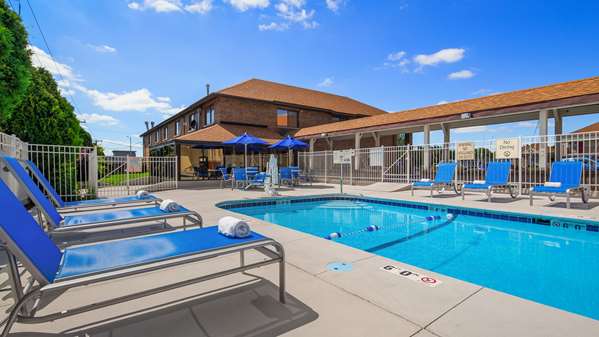 Pool - Best Western Inn of St Charles