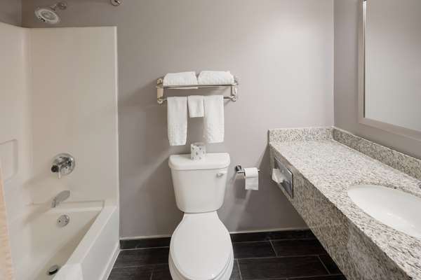 Suite - Best Western Riverside Inn Danville - I-74, Exit 215