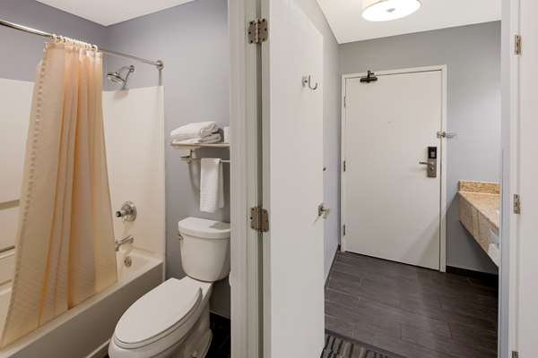  - Best Western Riverside Inn Danville - I-74, Exit 215