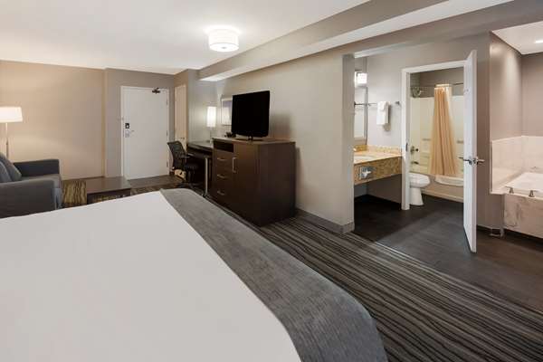 Suite - Best Western Riverside Inn Danville - I-74, Exit 215