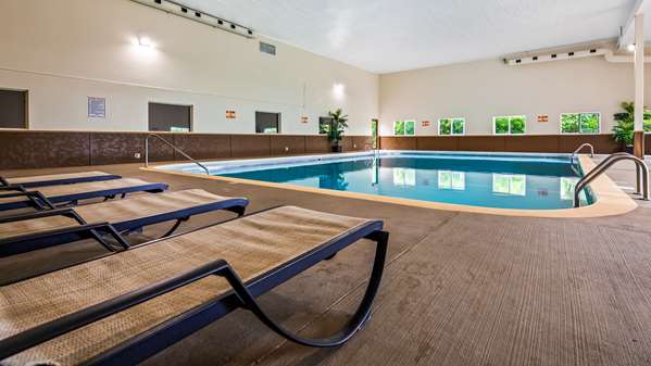 Pool - Best Western Monticello Gateway Inn - I-72, Exit 166